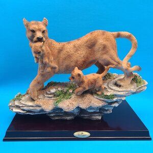 De Capoli Collection Vintage Mountain Lion Cougar Cubs Resin Sculpture Statue